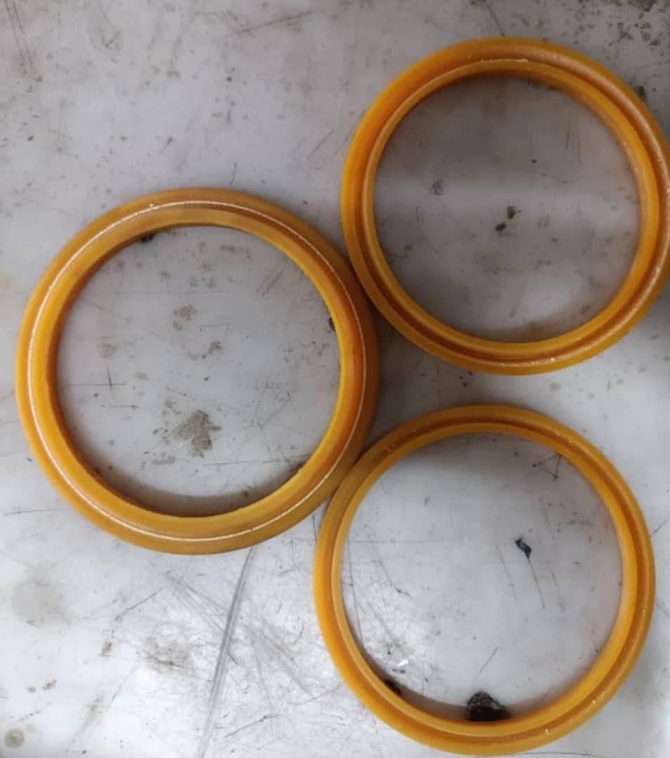 تعمیرات بیل مکانیکی و لودر کرمان هیدرولیک اقبالی در کرمان