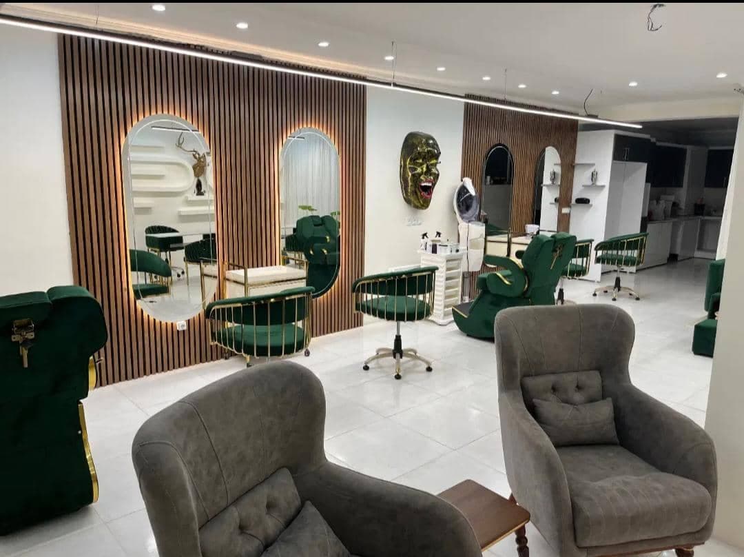 سالن زیبایی vip فرمژه در فروغ 13 یزد
