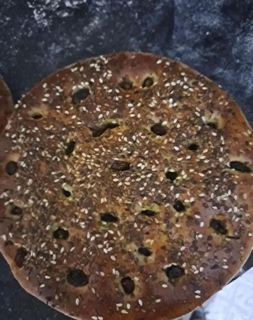 تولید و پخش شیرینی سنتی کاکولی و شیرمال محلی نوروزی در اصفهان