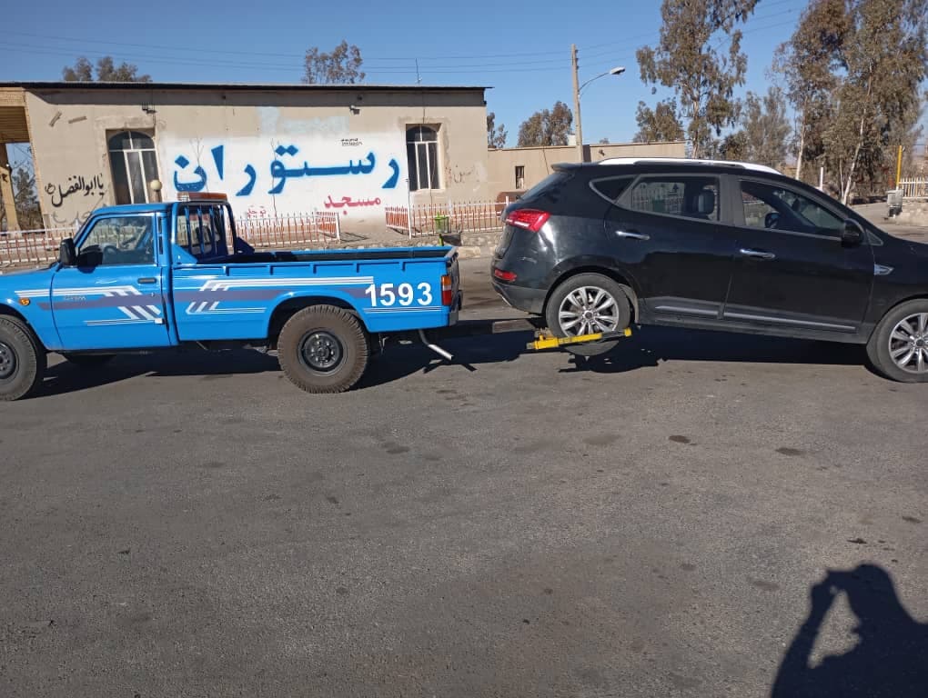حمل خودرو شبانه روزی رستمی در جاده حاجی آباد به بندرعباس