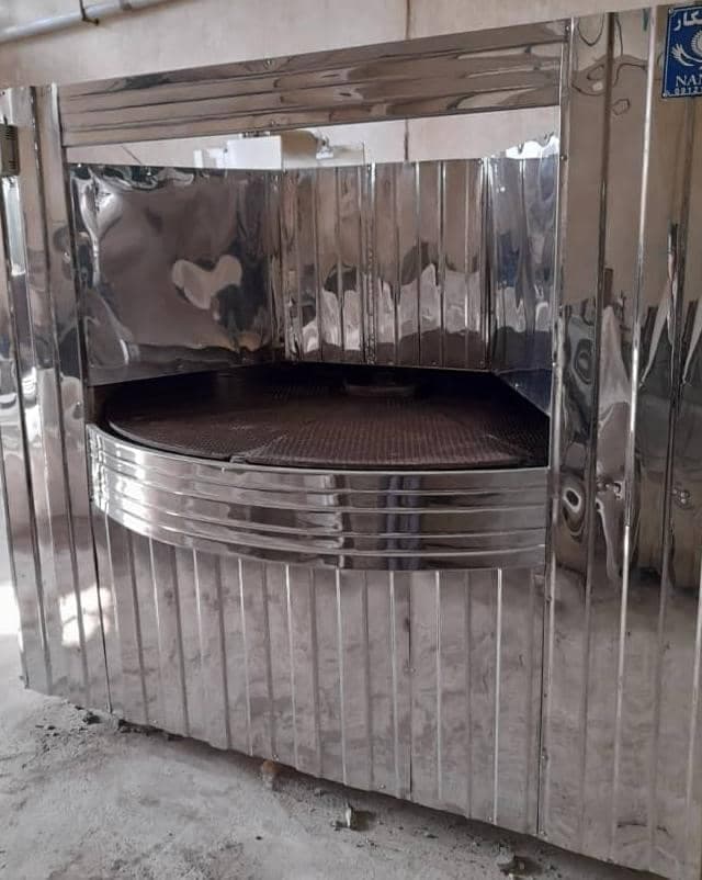 طراحی و تولید دستگاه های متنوع نانوایی و پیتزا نانکار در همدان