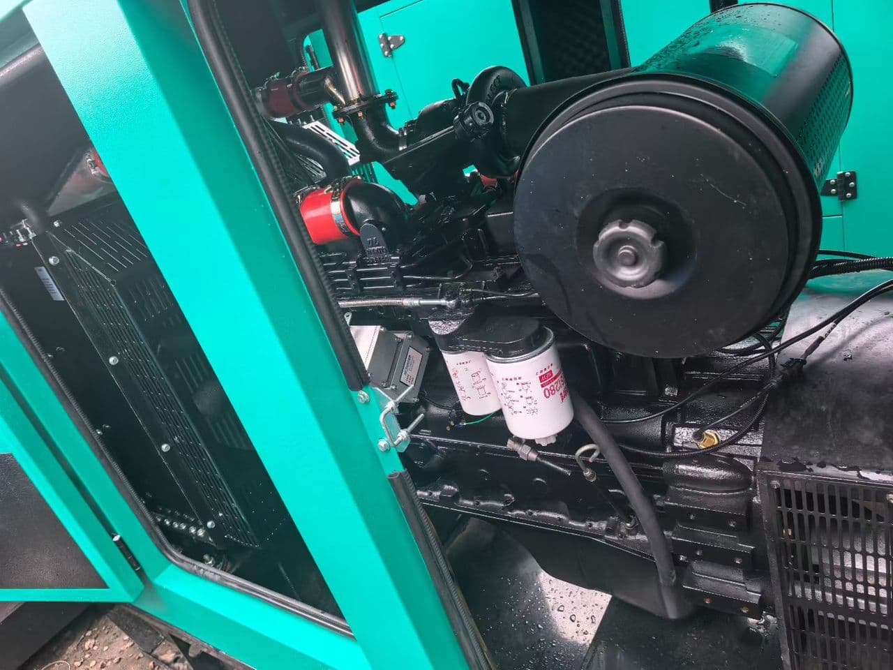 واردات و ترخیص موتورهای دیزلی و ژنراتور مومنی در شهرستان دیر