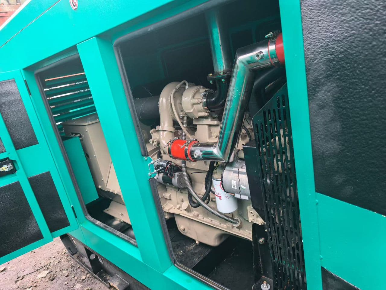 واردات و ترخیص موتورهای دیزلی و ژنراتور مومنی در شهرستان دیر