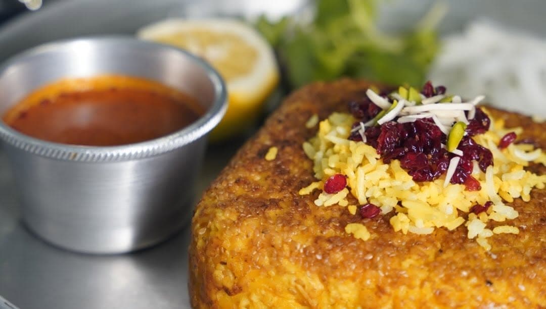 رستوران بیرون بر اعیان در قدوسی غربی شیراز