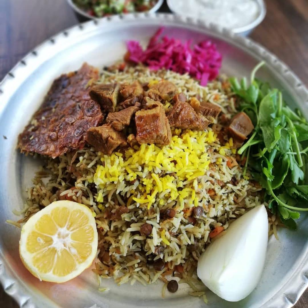 رستوران بیرون بر اعیان در قدوسی غربی شیراز