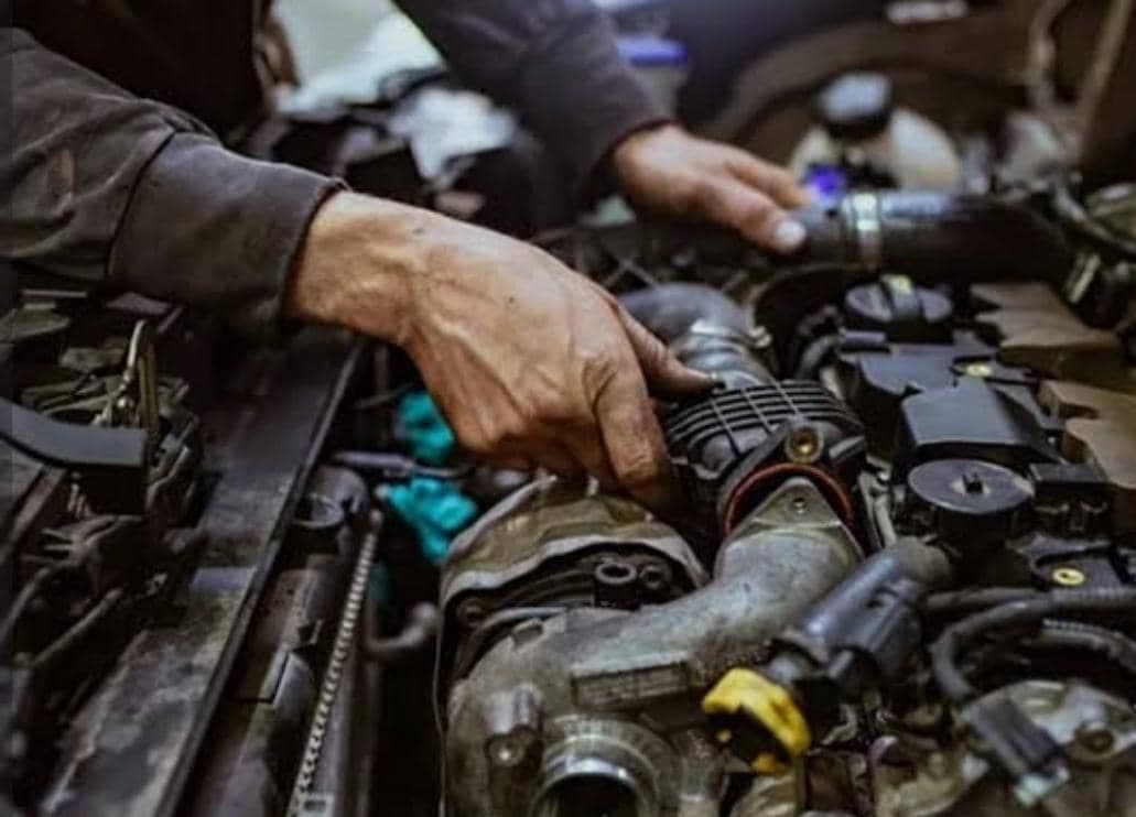 خدمات برق خودرو سیار به مدیریت مهندس بازرگان در جزیره کیش