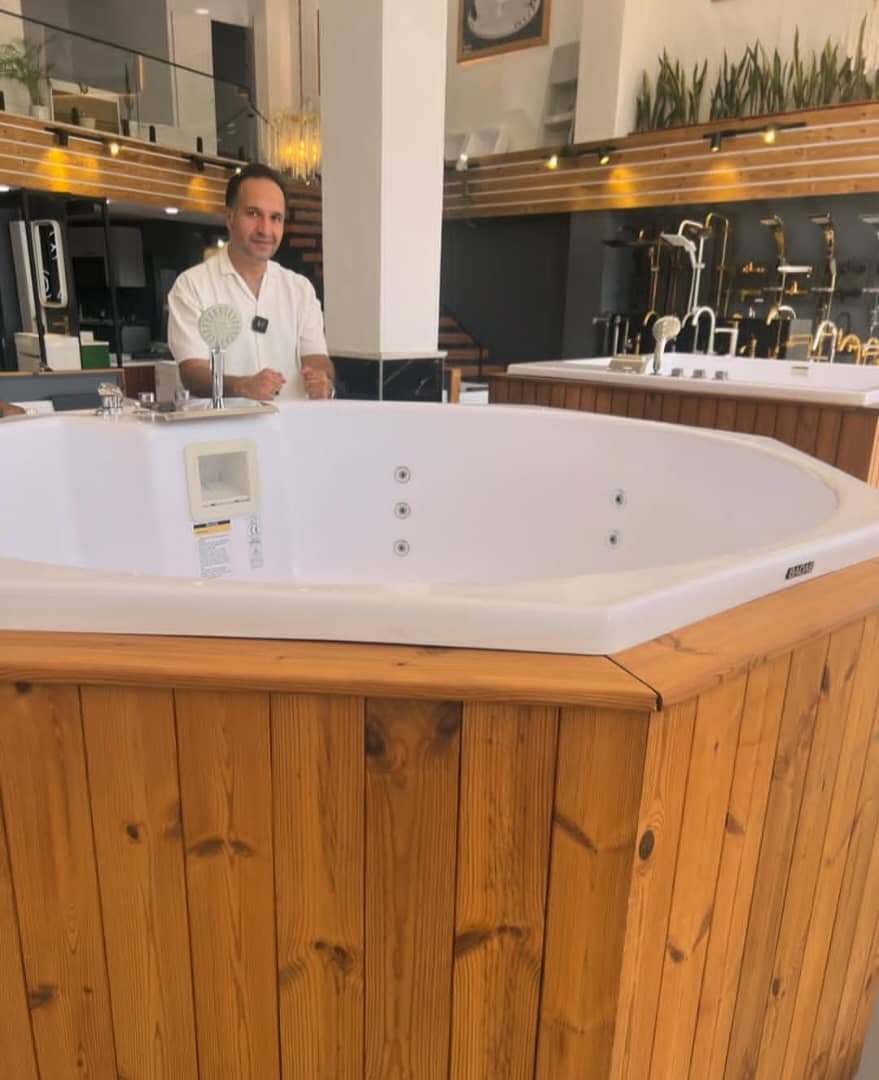 فروش وان و جکوزی آقای جکوزی به مدیریت کاظمی در سرخرود