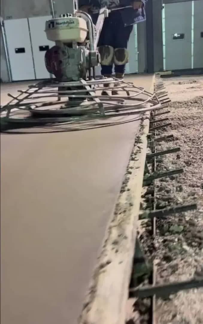 اجرای کفپوش اپوکسی صنعتی عمران صنعت سازان SARAL در بندرعباس