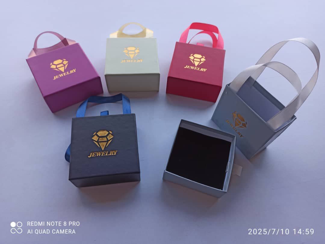 تولید و فروش جعبه کادویی و هاردباکس لطفی در سنندج