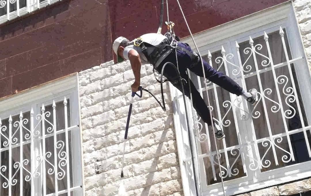 شستشوی نما و کفسابی آریانا در یزد