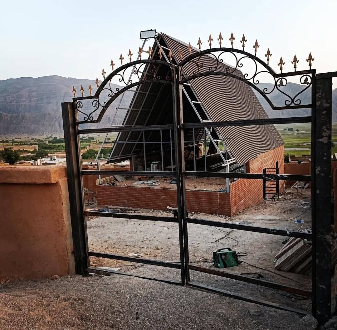 ساخت کلبه سوئیسی تک دکور سازان بهمئی در شیراز