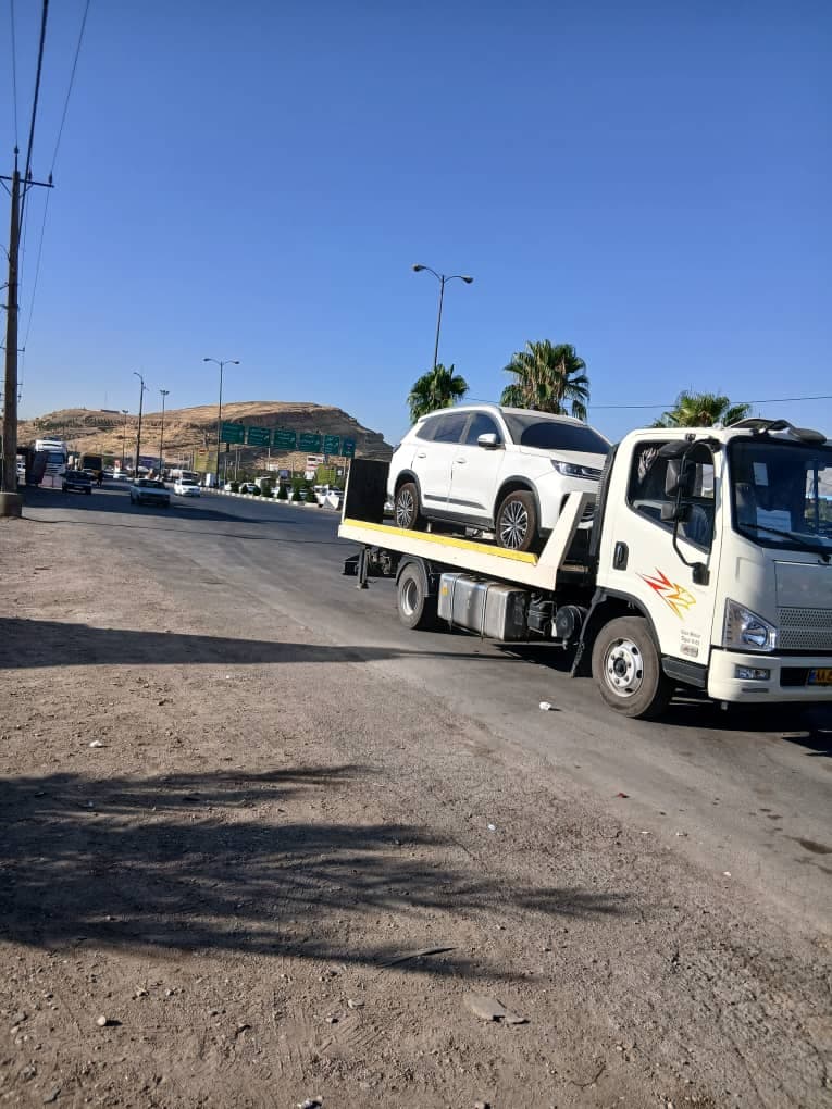 حمل خودرو شبانه روزی منصوری نژاد درگوری در جاده بندر خمیر به بندرعباس