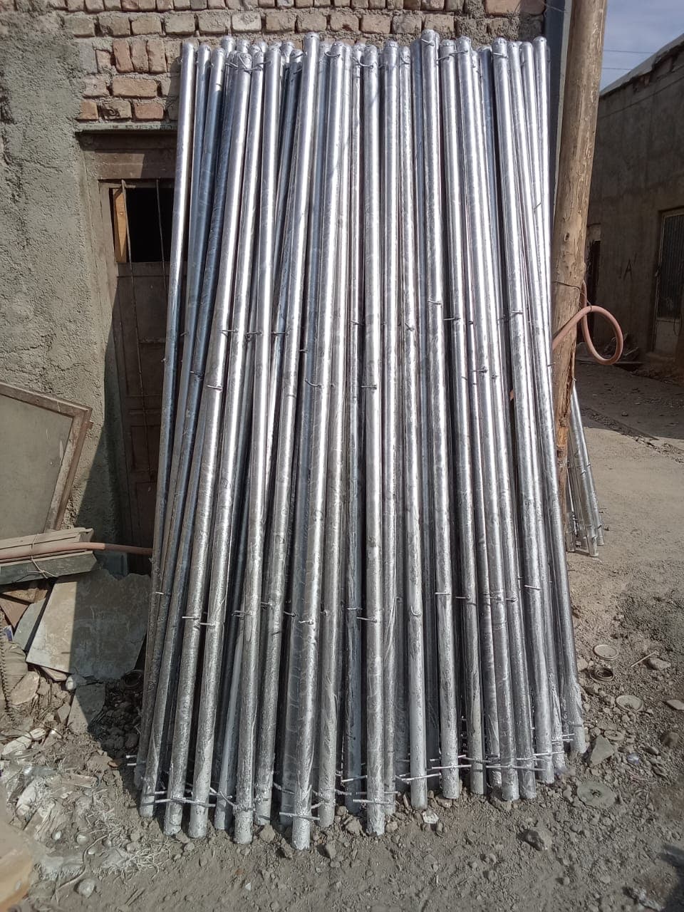 تولید پایه فنس آهنی ایرجی در تهران