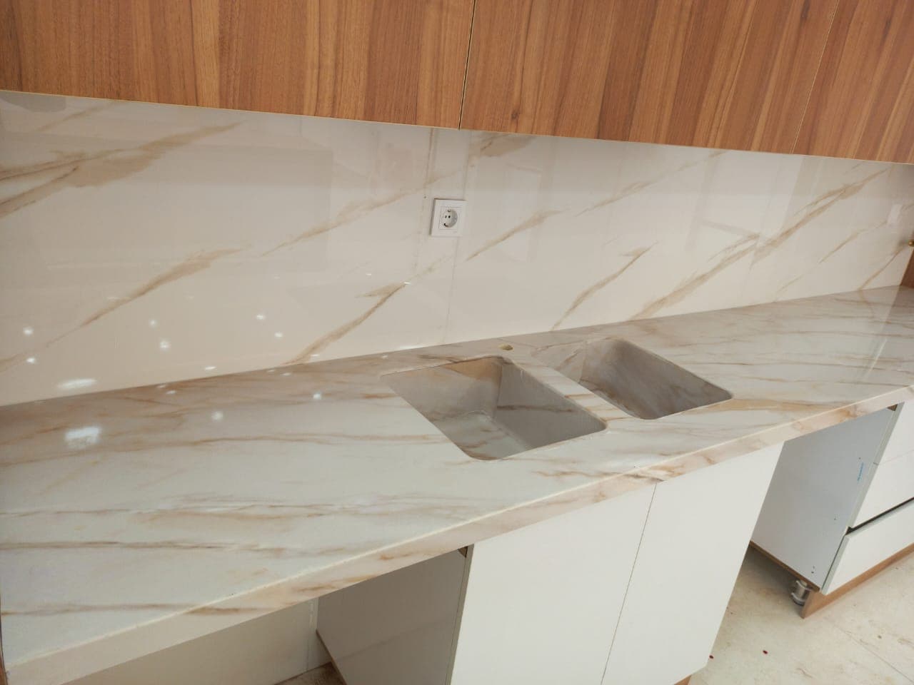 گروه تولیدی سینک گرانیتی و صفحه کابینت گرانکس در خوی