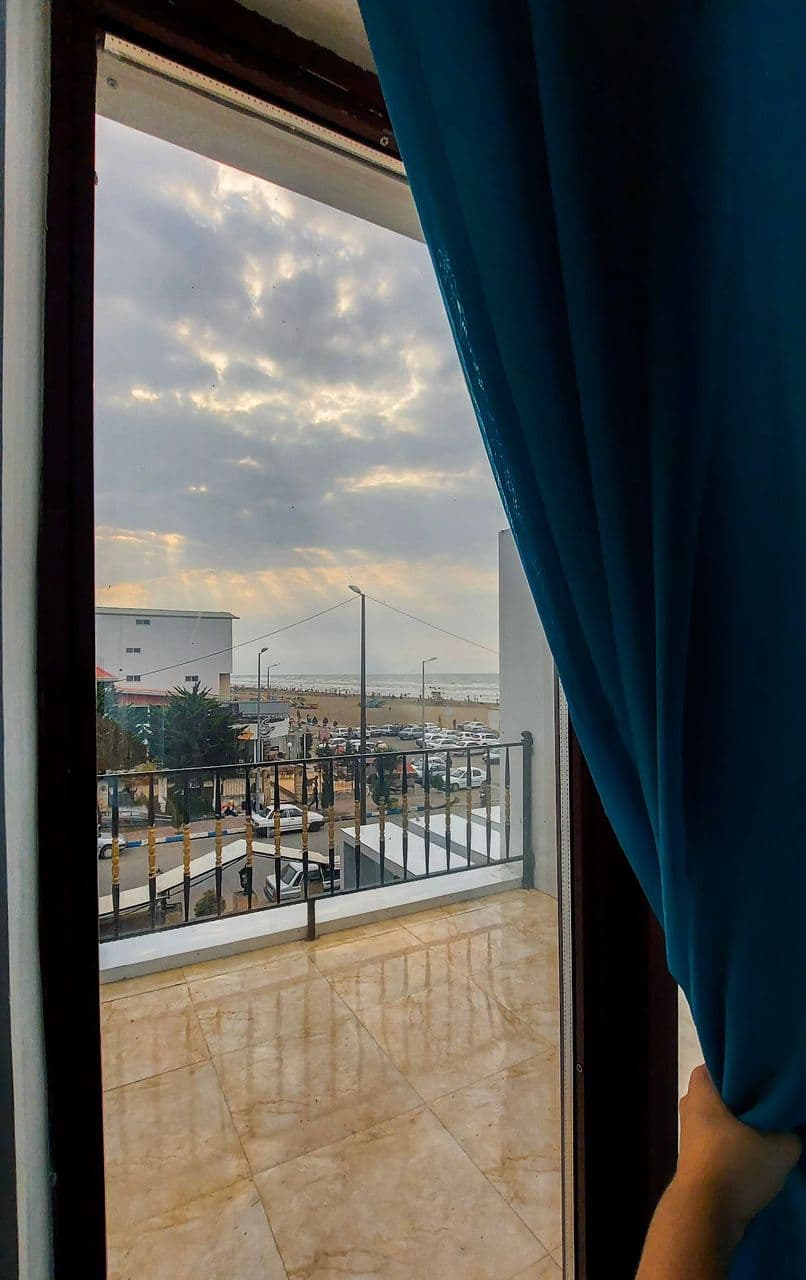 اجاره روزانه ویلا استخردار رو به دریا رضوانی در ساحل بابلسر