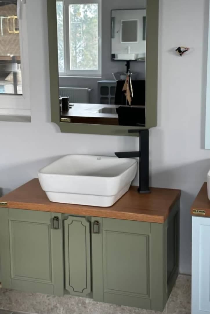 فروشگاه لوازم بهداشتی و ساختمانی برادران محمدی در نوشهر