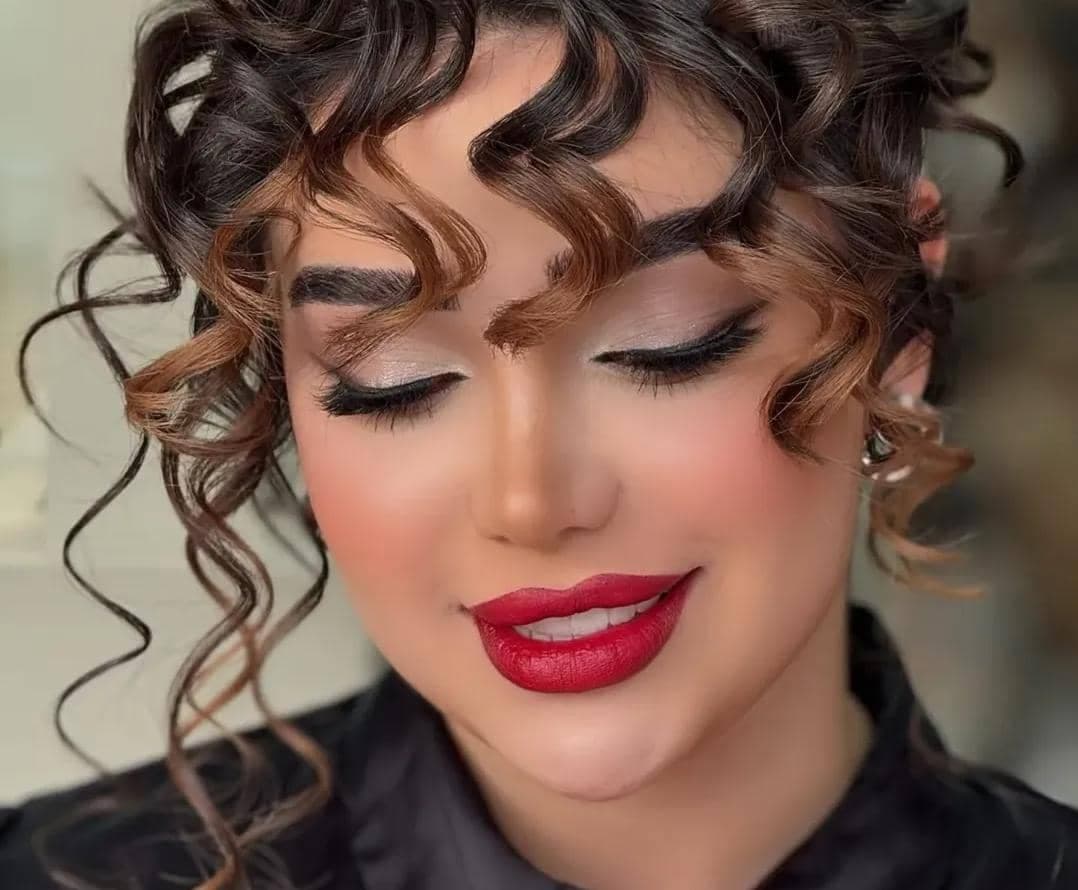 آموزش تخصصی و تضمینی میکاپ آرتیست جانان در کرمانشاه