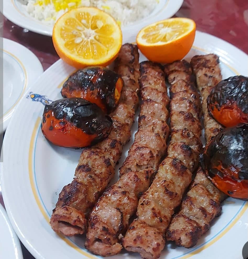 رستوران کبابی عمو فرهاد در حسن آباد تهران