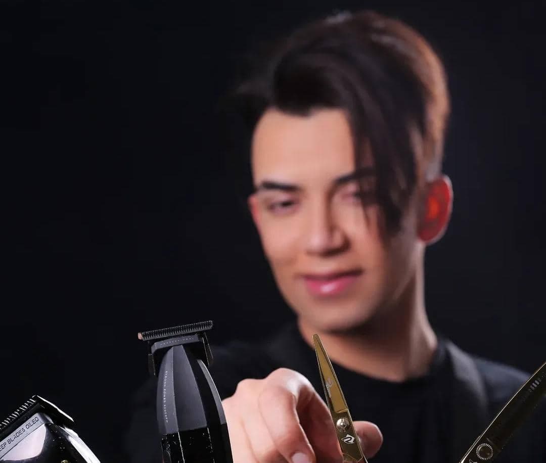 مجموعه تخصصی آرایشگاه مردانه احسان متقی در اصفهان