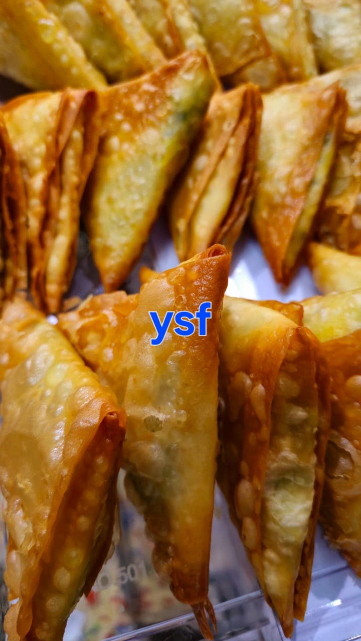 رستوران بین المللی دوقلوها در سربندر امام خمینی