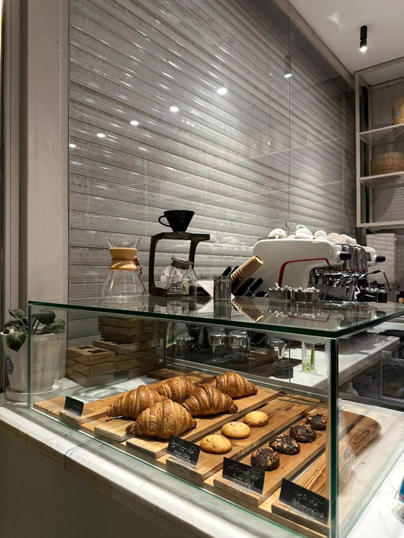 کافه بیکری 963 در جاده رویان به نوشهر