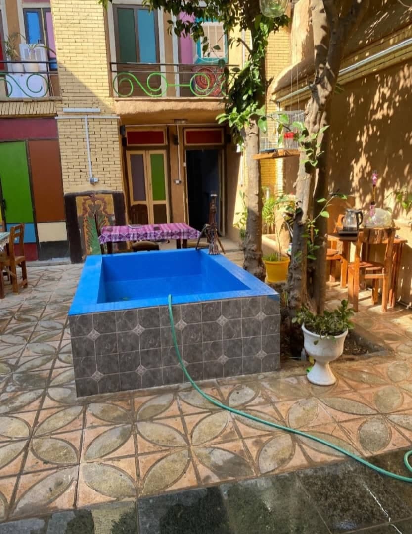 اقامتگاه بومگردی ننه قمر در شیراز