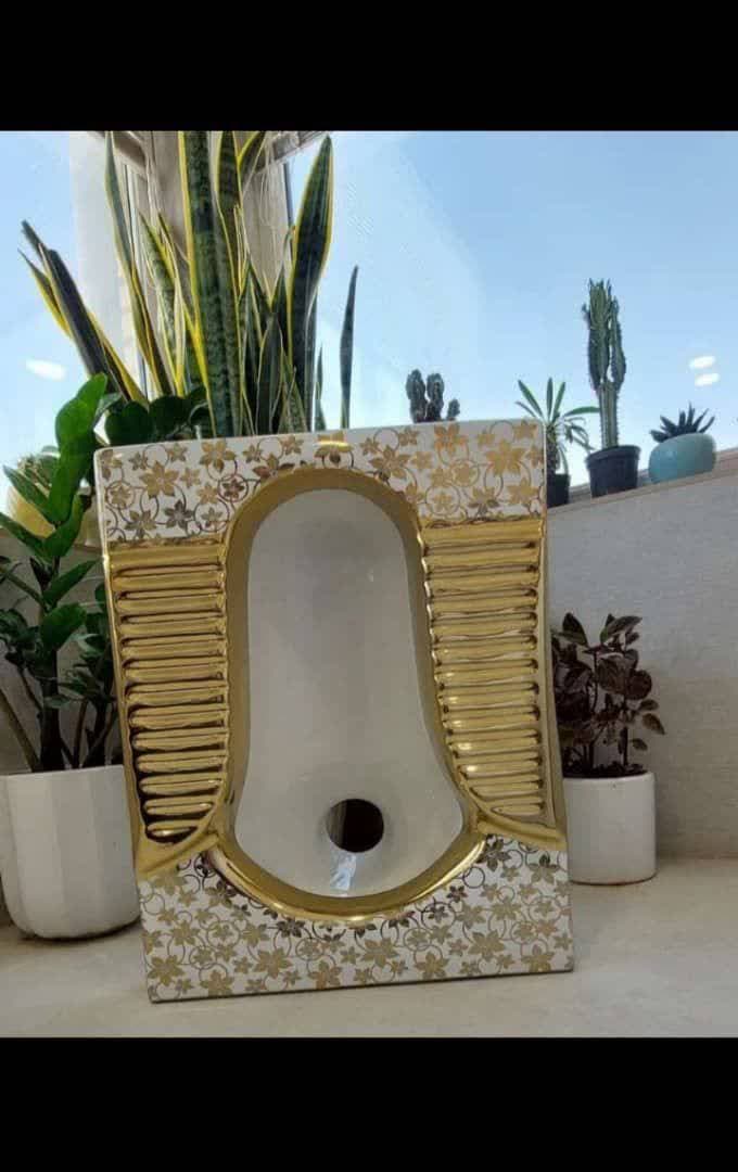 تولید و پخش چینی آلات بهداشتی برزگر در همدان