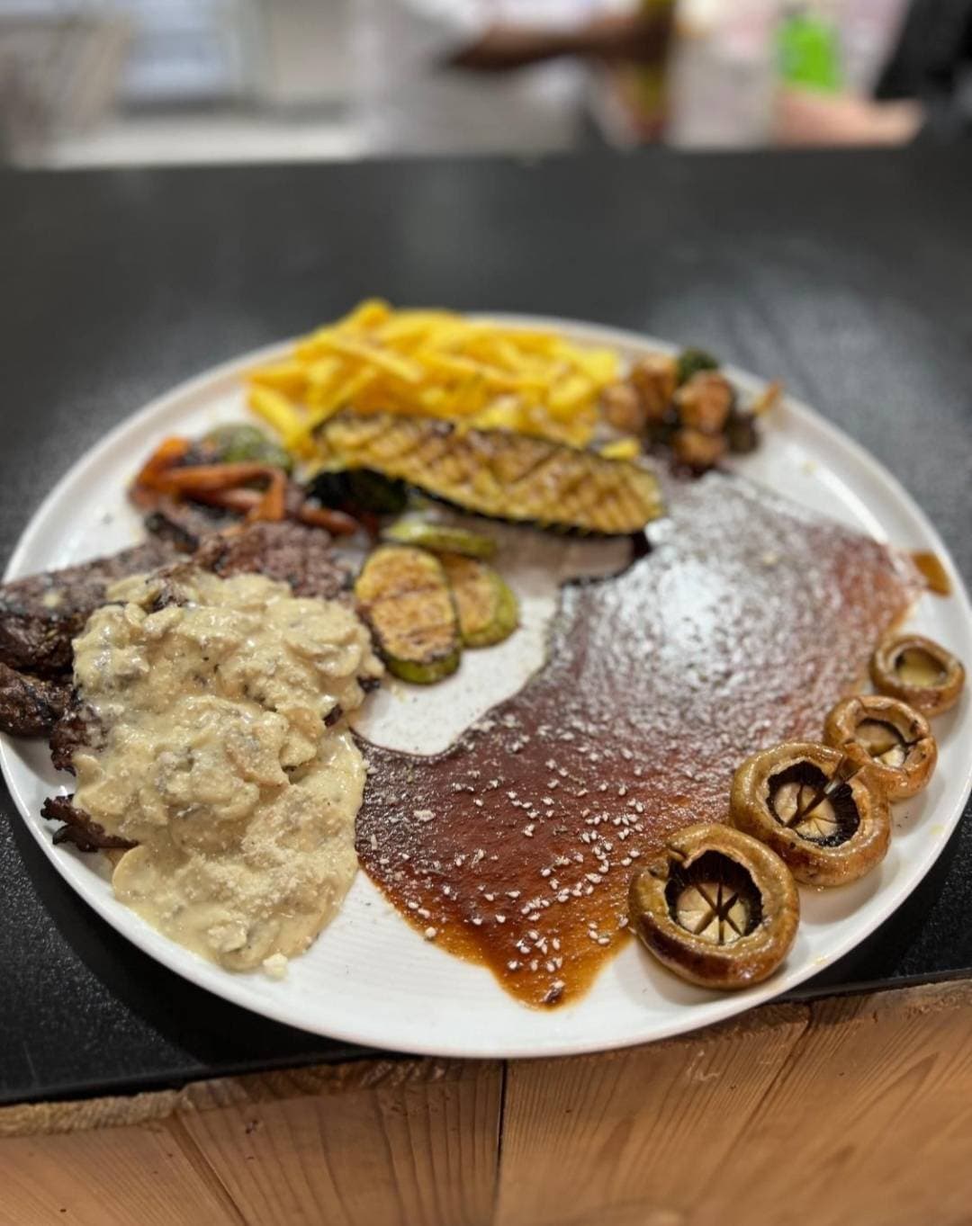 کافه رستوران وانیلا در سنندج