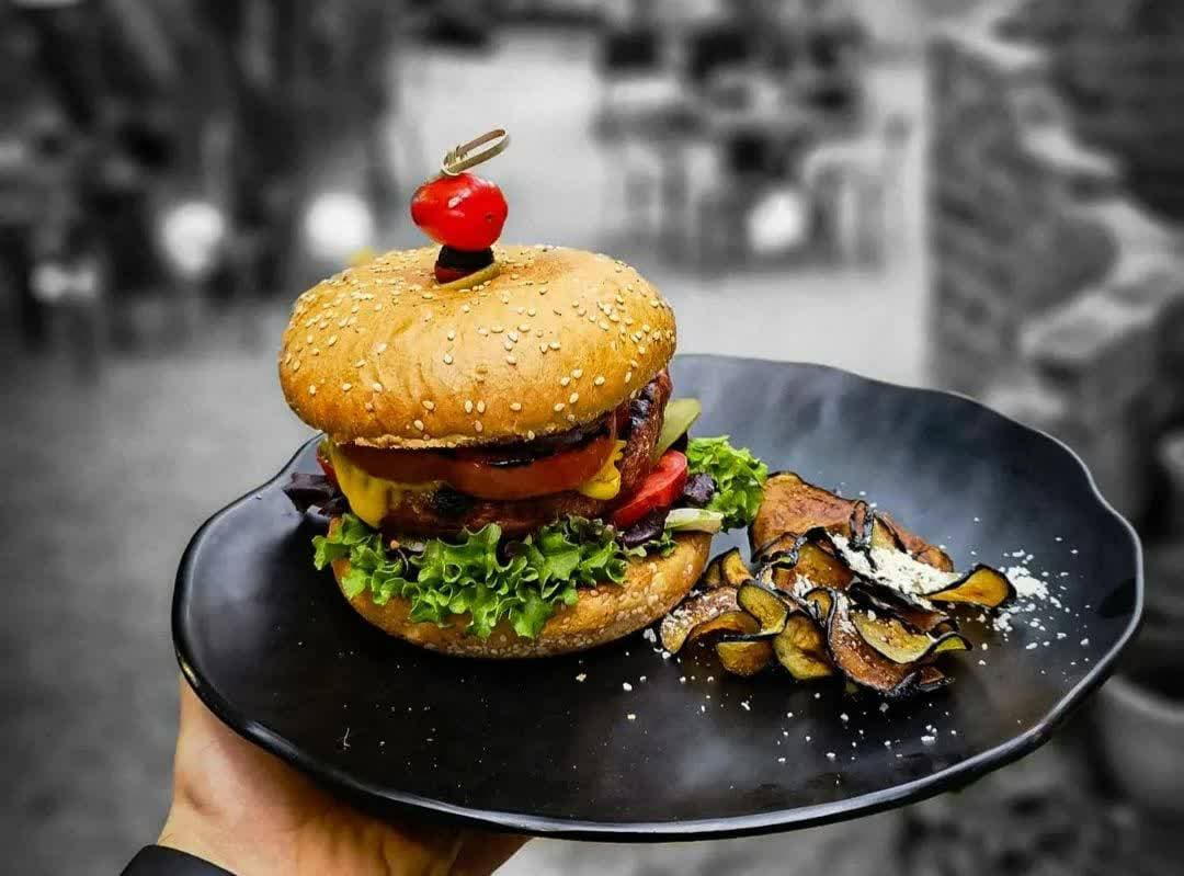 مجموعه غذایی مسترجان Mr jan شعبه اول در بابلسر