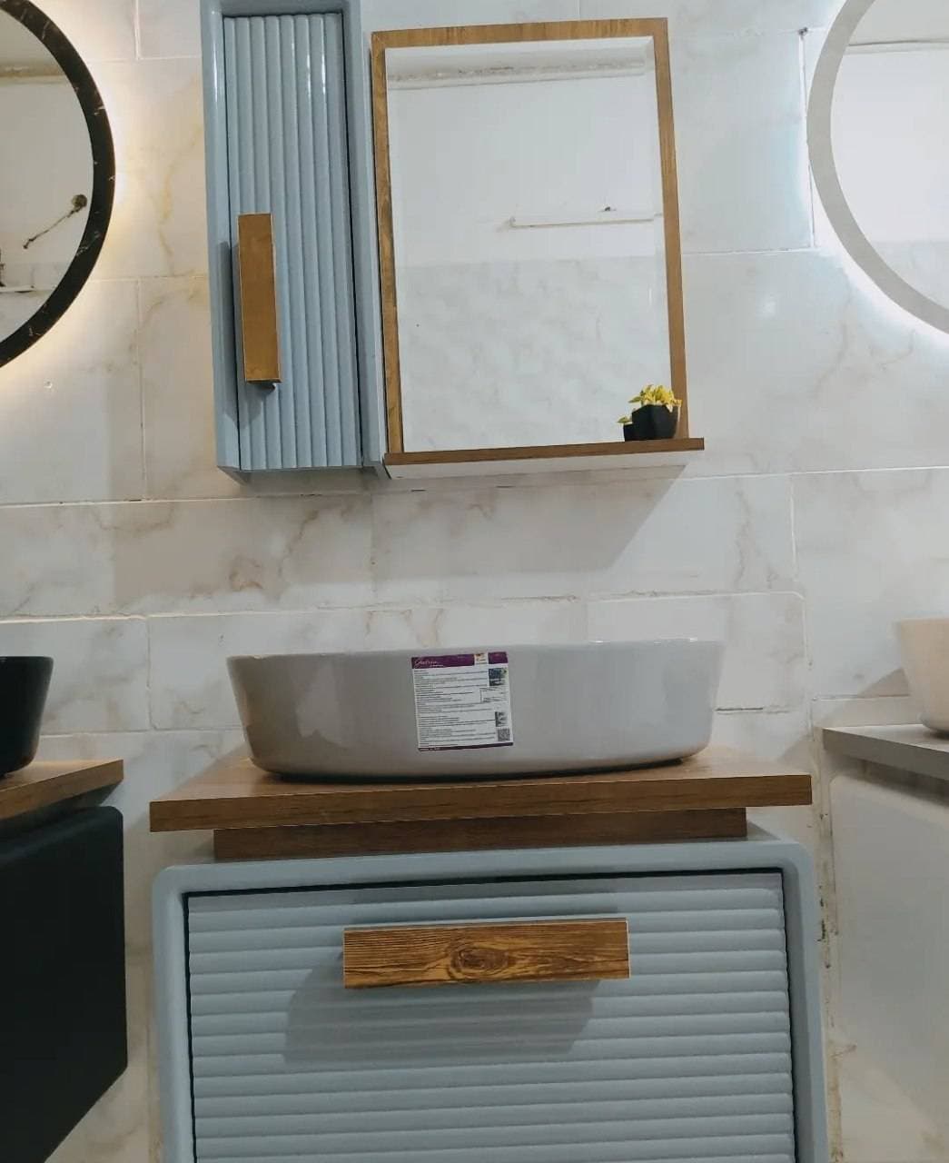 فروشگاه تجهیزات بهداشتی ساختمان لوکس در ماهان کرمان