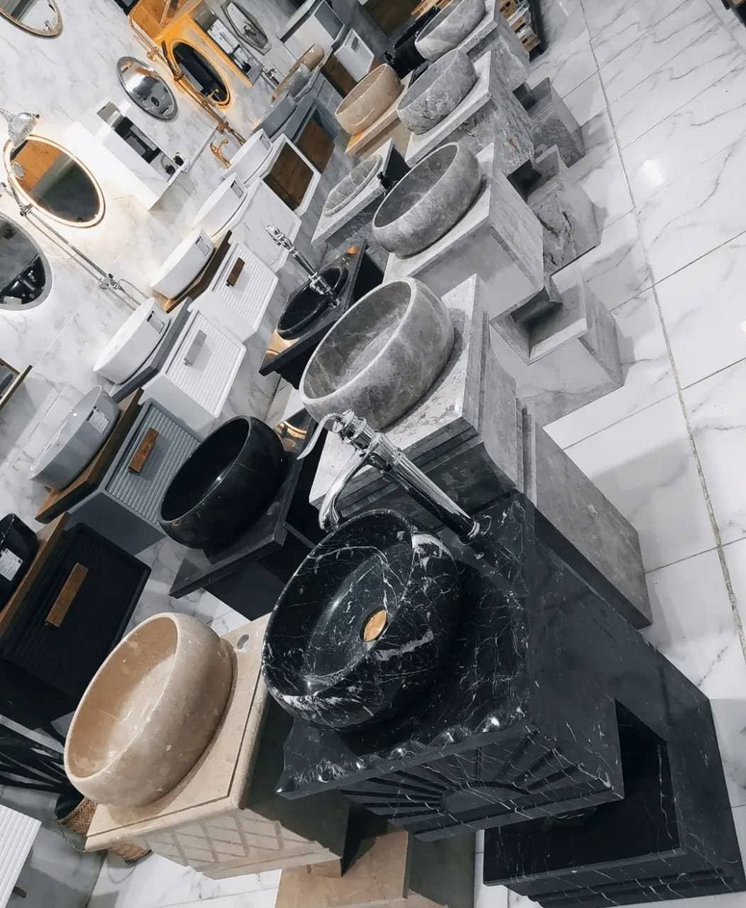 فروشگاه تجهیزات بهداشتی ساختمان لوکس در ماهان کرمان