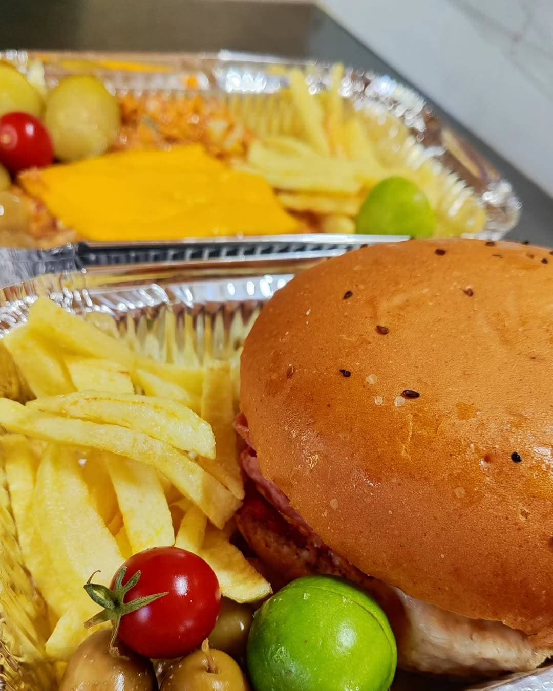 کافه صبحانه چاشت 20 در کرمان