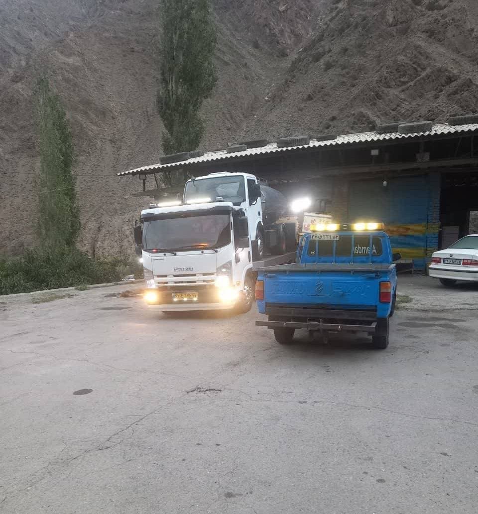 خودروبر و یدک کش شبانه روزی تقی زاده در جاده هراز