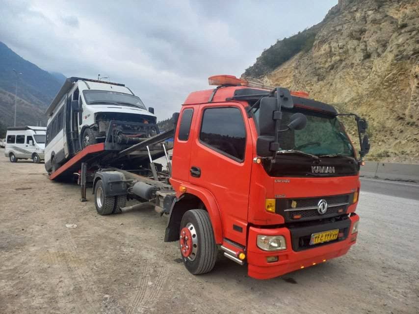 خودروبر و یدک کش شبانه روزی تقی زاده در جاده هراز