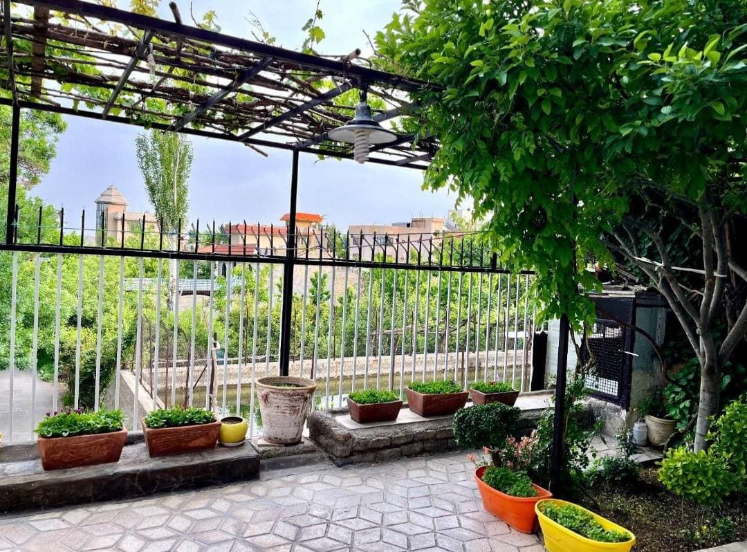 اقامتگاه ییلاقی برکه در طرقبه