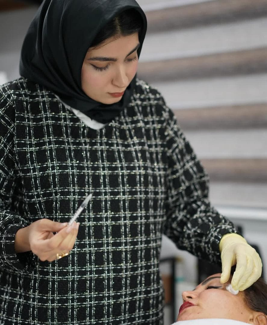 مطب زیبایی دکتر ندا فتاحیان در فردوسی شهرکرد