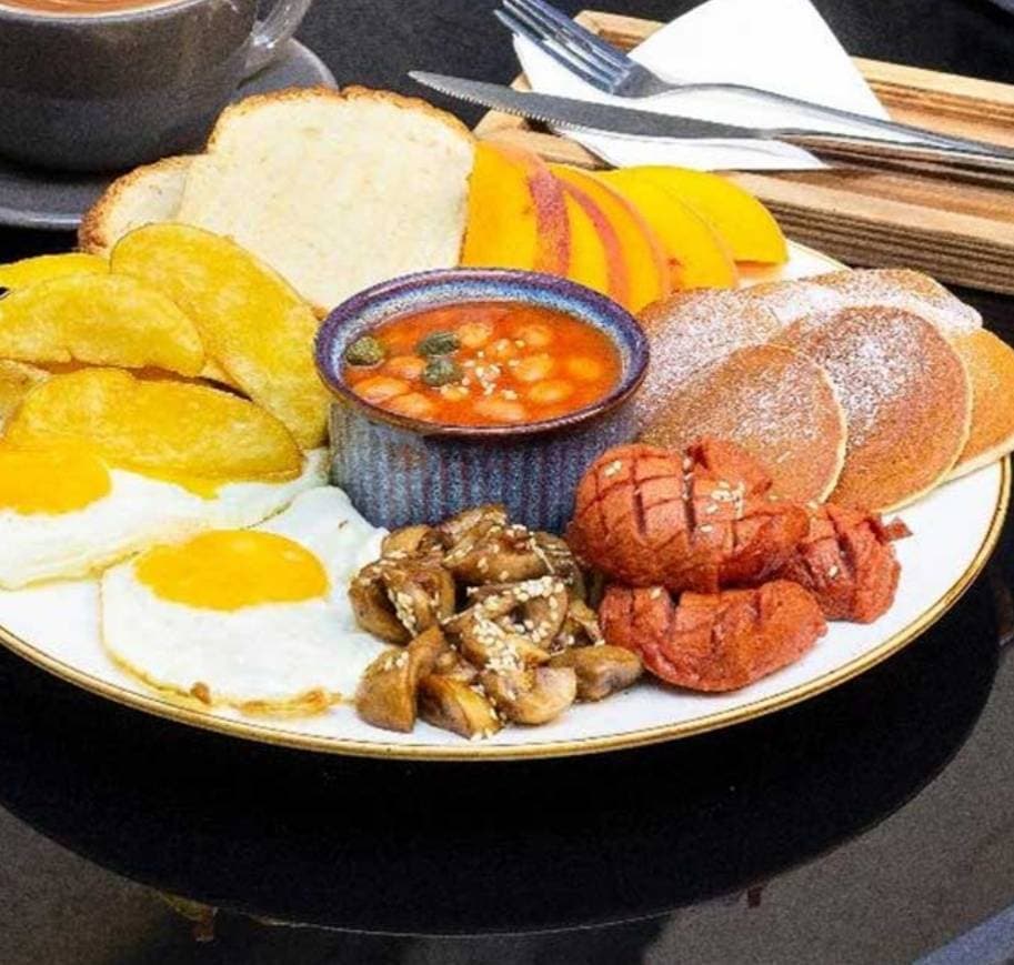 کافه رستوران نبات در نوشهر