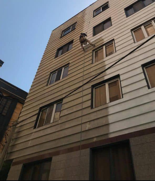 نصب شیشه و آبندی شیشه ها و نما با طناب راپل بیگی در اصفهان