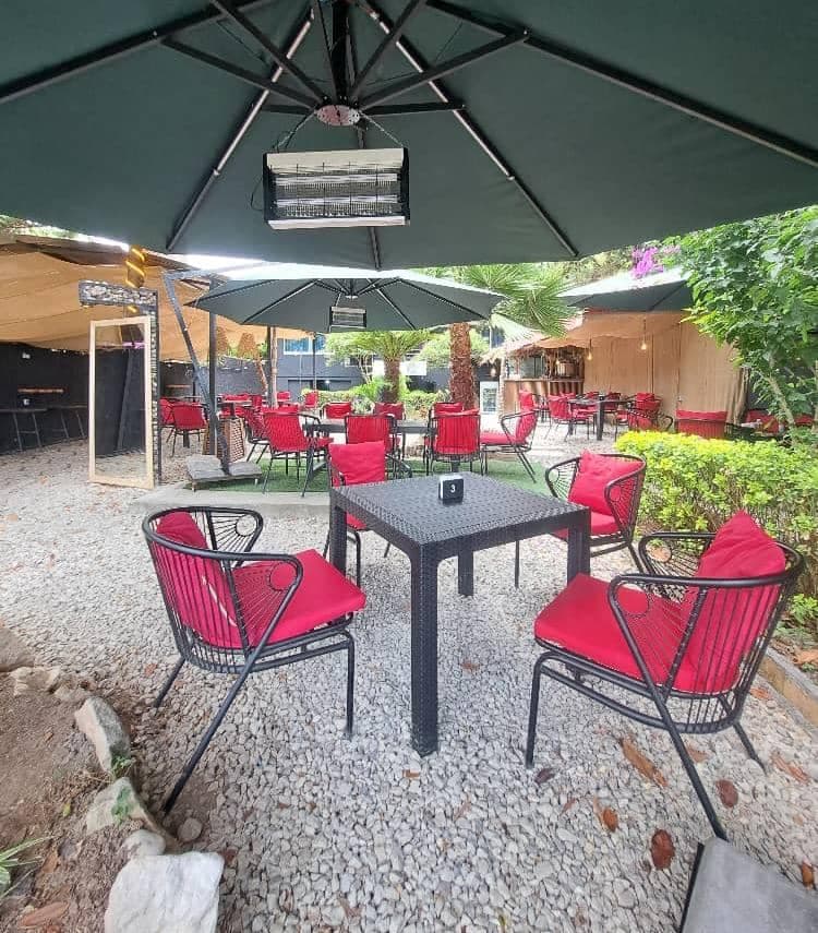 کافه رستوران نبات در نوشهر