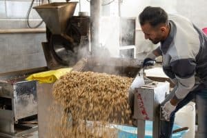 فروشگاه شهر آجیل بافق در یزد