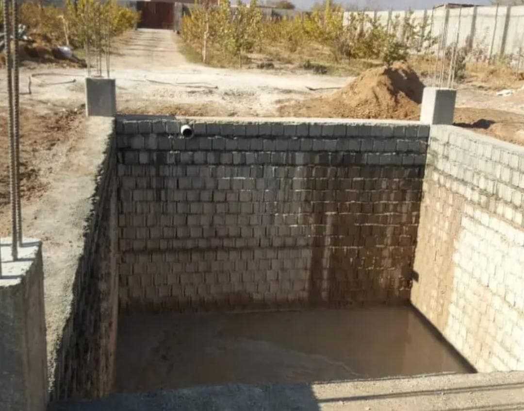 اجرای استخر کشاورزی سیمانی احمد خانه زر در شاهرود