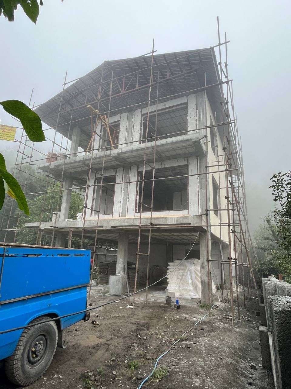 داربست فلزی و کفراژ سالار در آمل مازندران