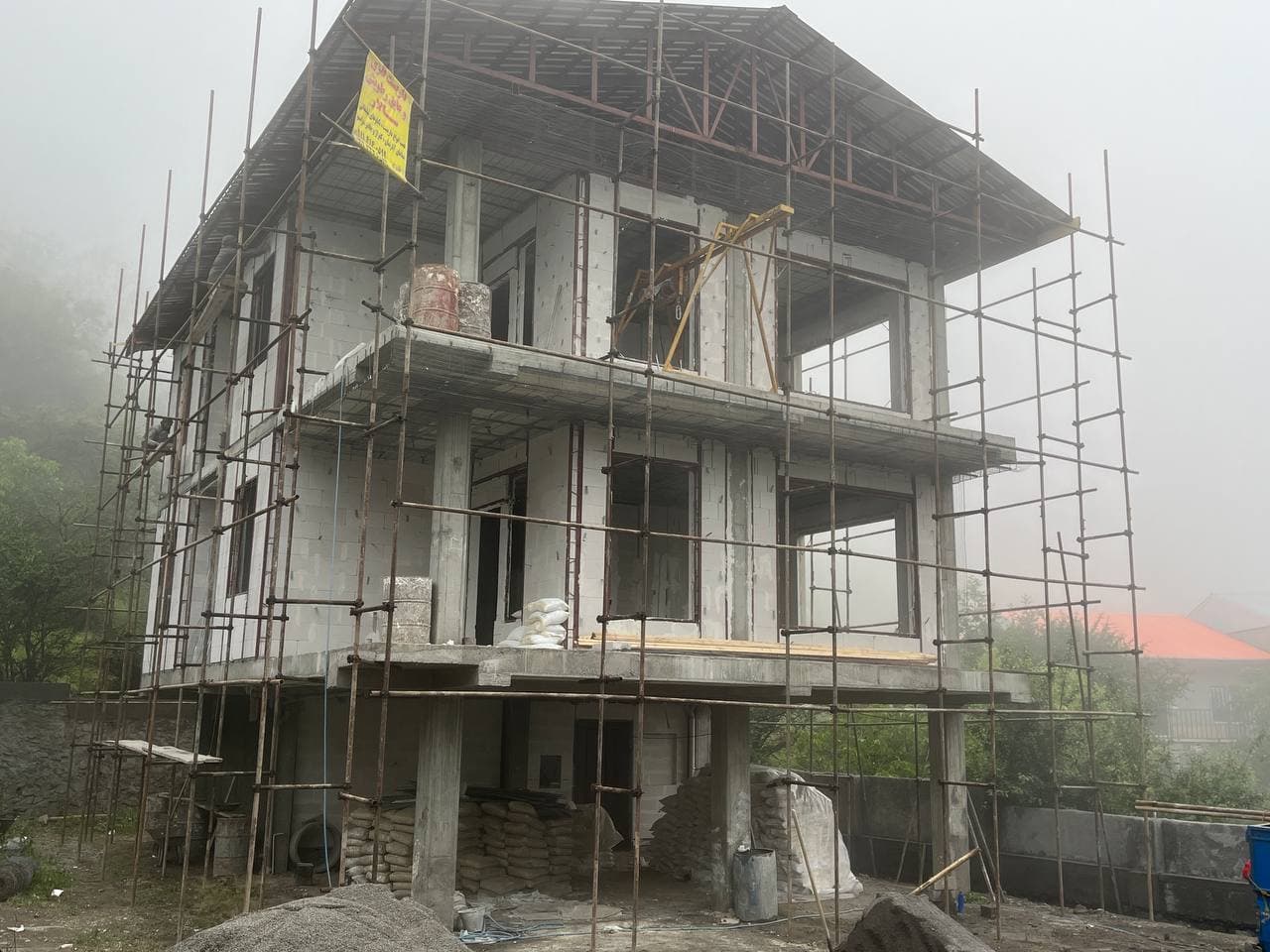 داربست فلزی و کفراژ سالار در آمل مازندران