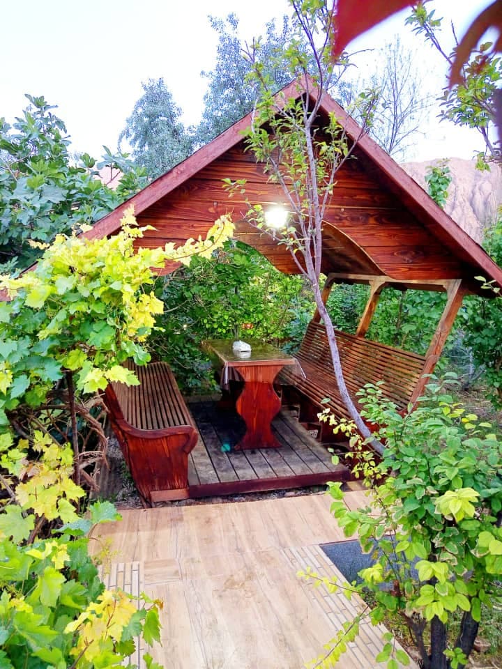 اقامتگاه بومگردی خان نشین دربند بنه کوه گرمسار