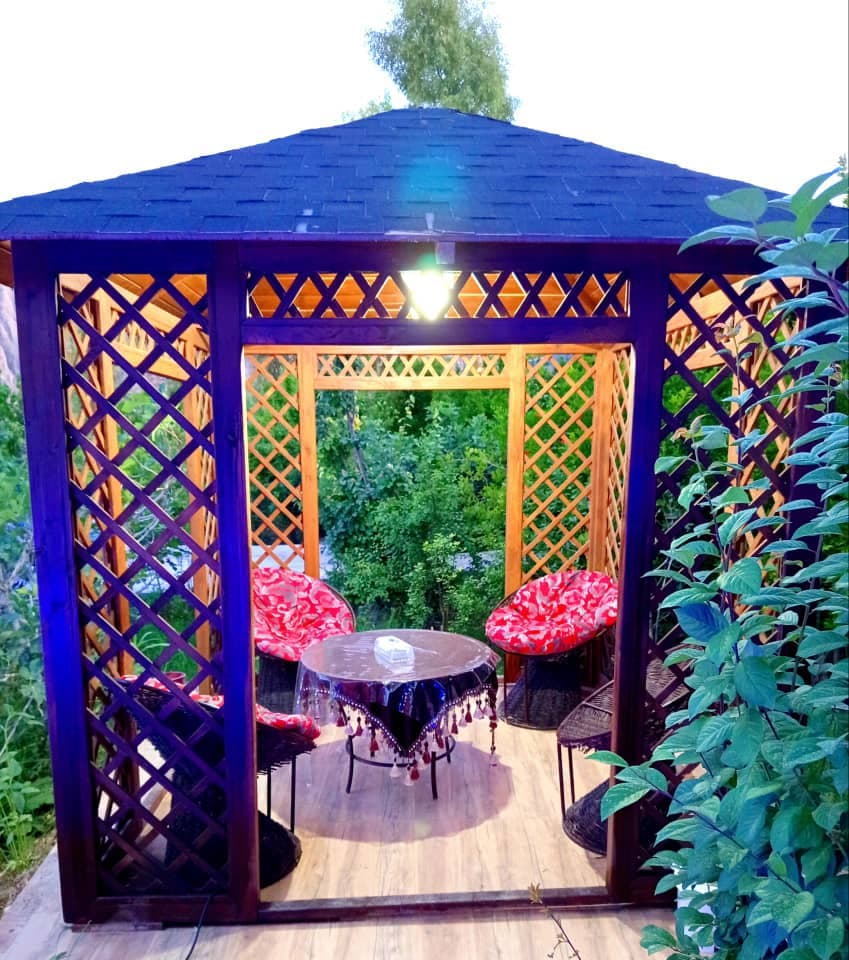 اقامتگاه بومگردی خان نشین دربند بنه کوه گرمسار