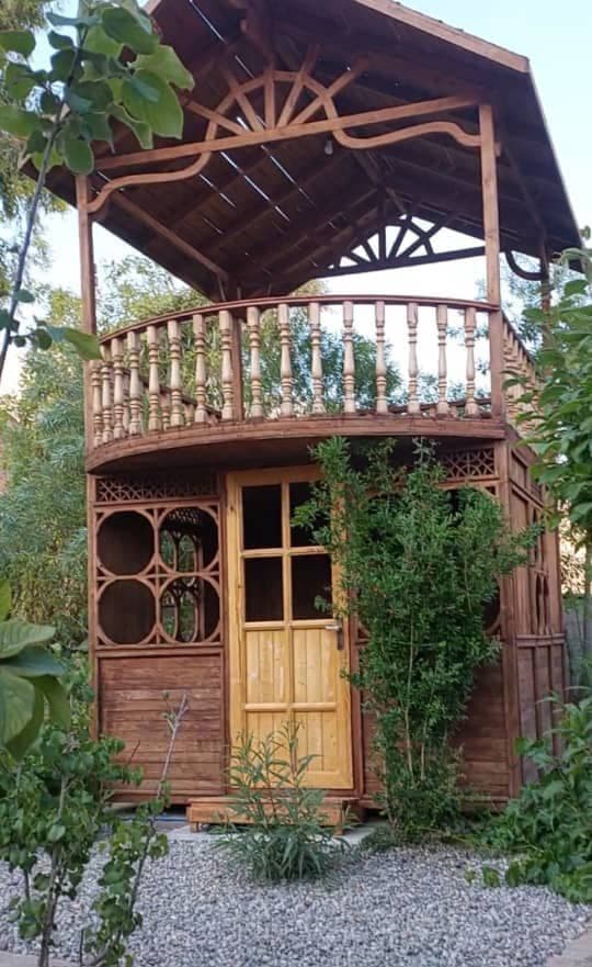 اقامتگاه بومگردی خان نشین دربند بنه کوه گرمسار