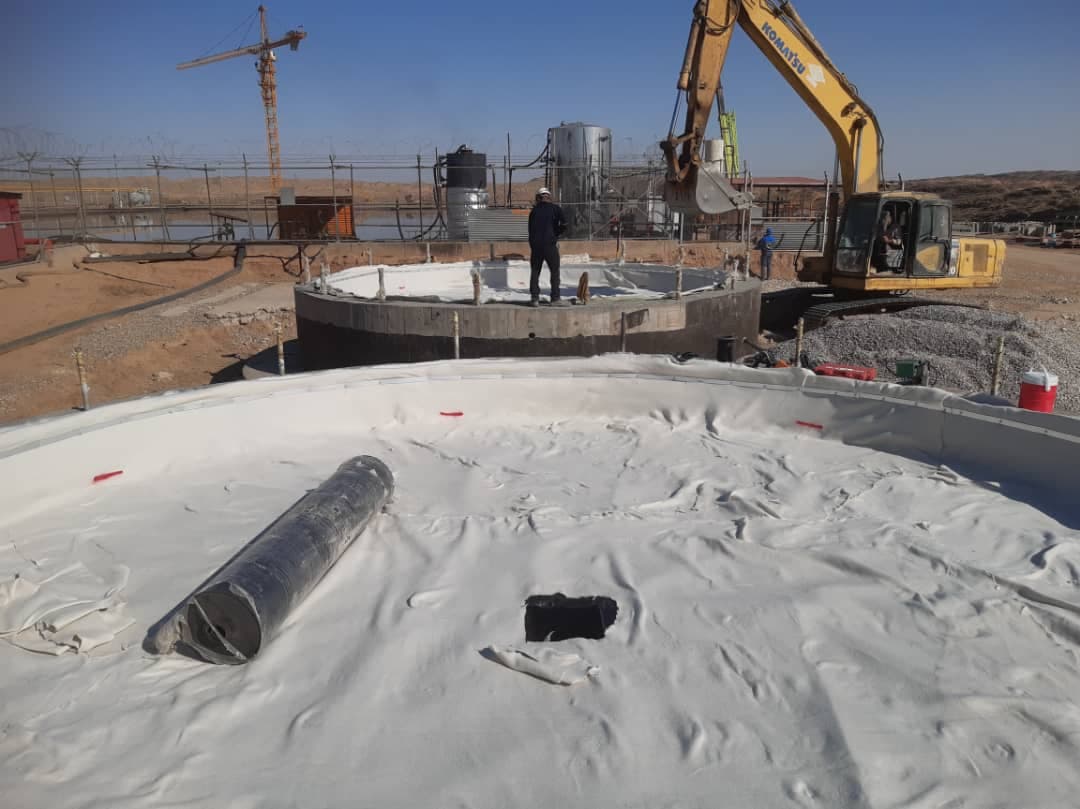 طراحی و اجرای استخر ژئوممبران و پرورش ماهی تاراز نگین در اهواز