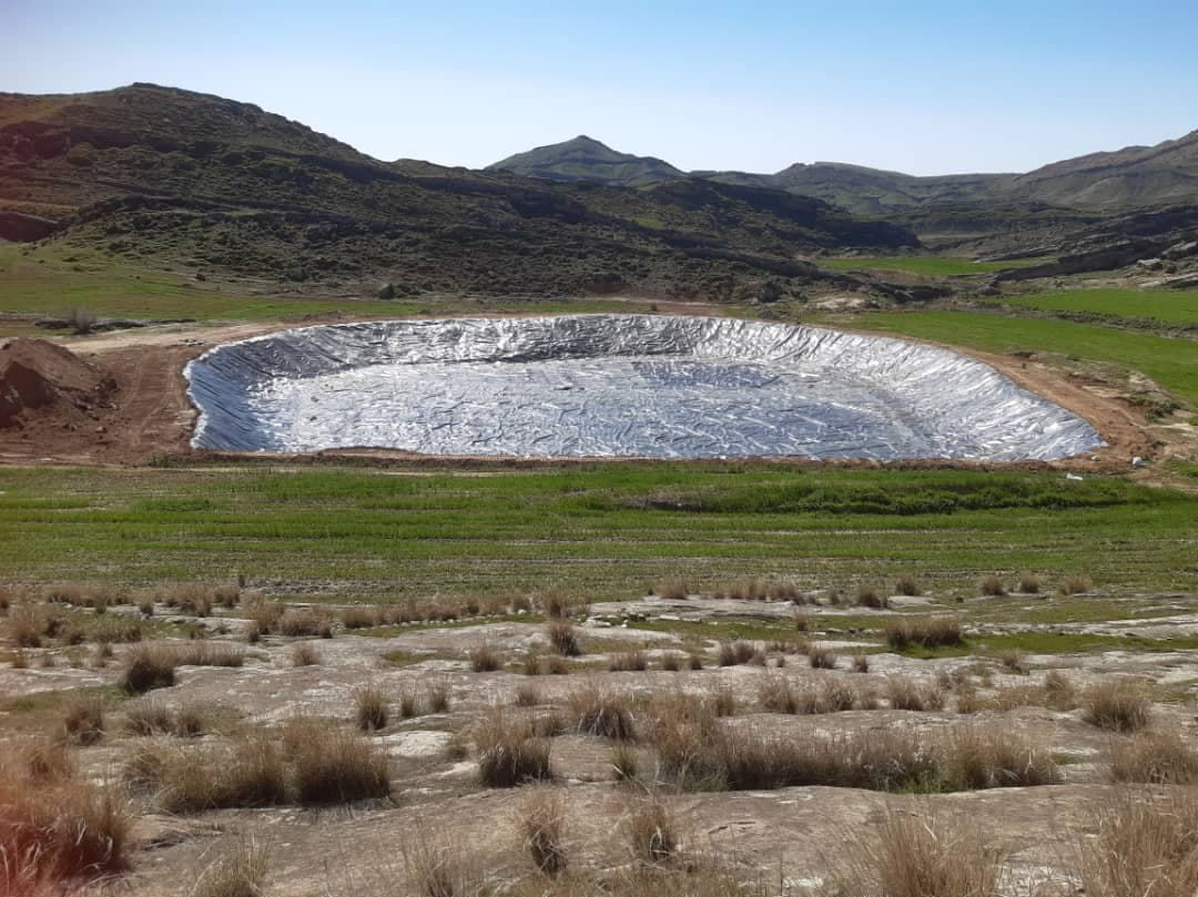 طراحی و اجرای استخر ژئوممبران و پرورش ماهی تاراز نگین در اهواز