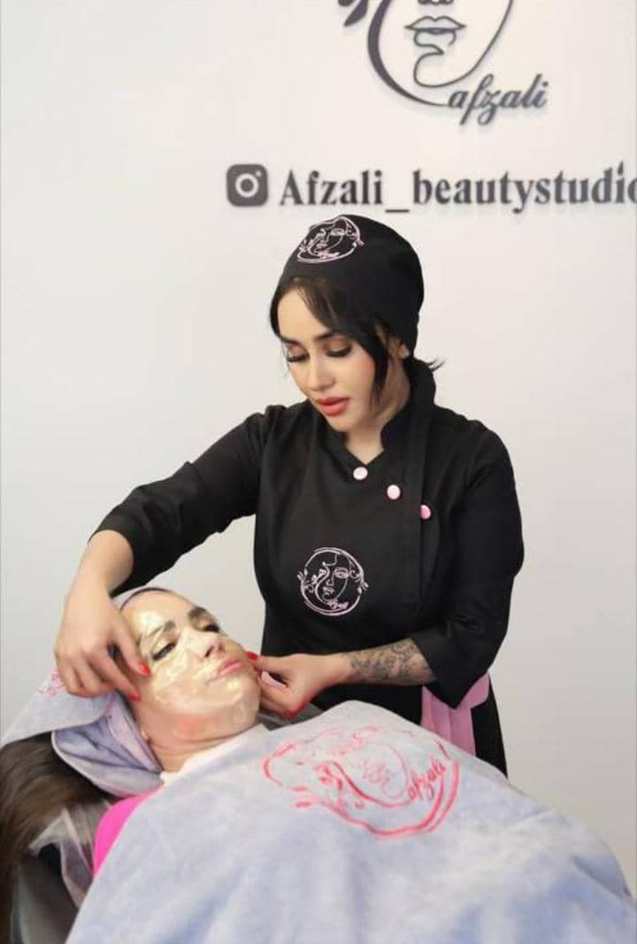 خدمات تخصصی زیبایی مراقبت از پوست زهره افضلی در سیدی مشهد