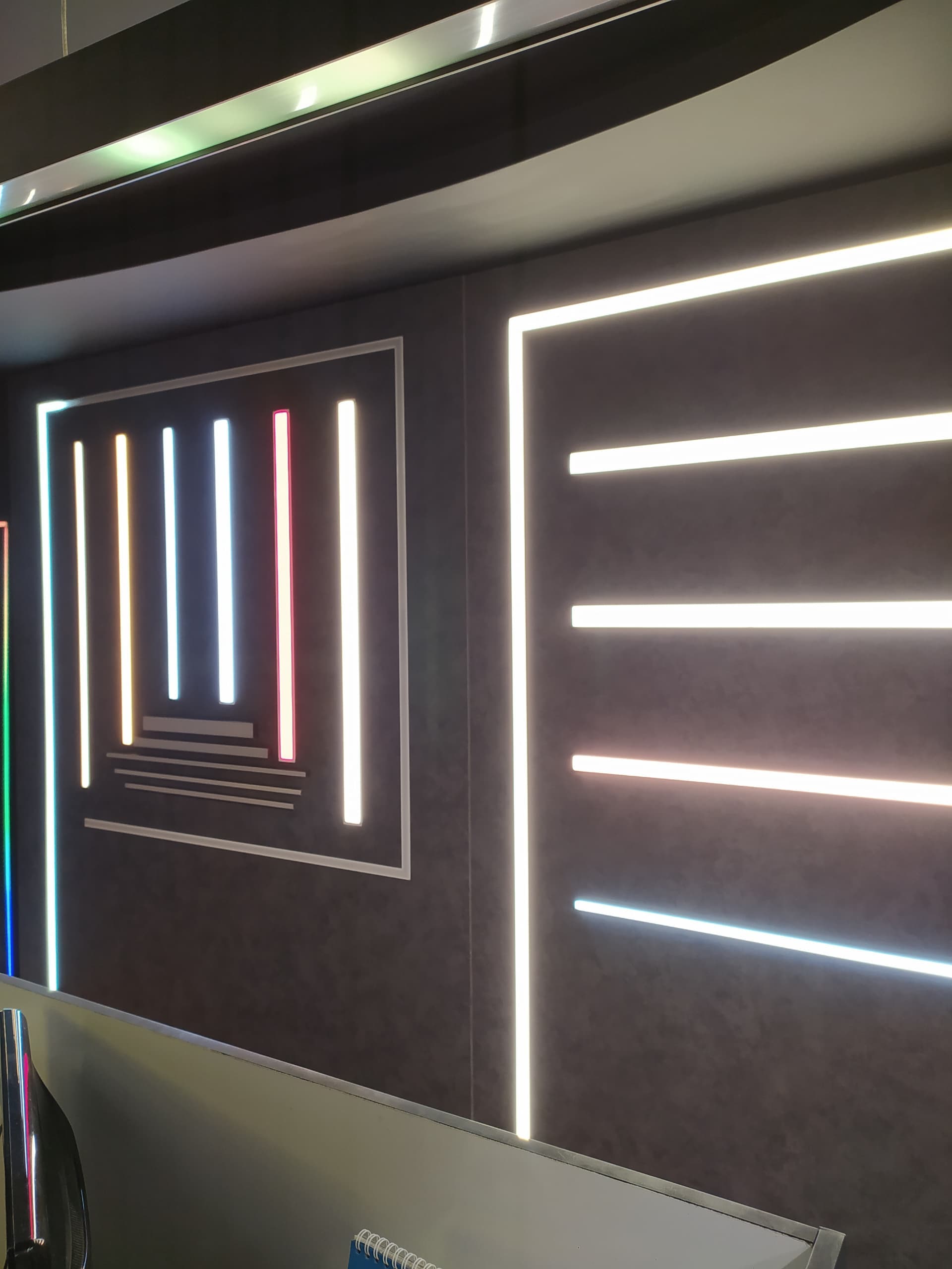 تولید کننده چراغ های لاینی شریفی در گیلان